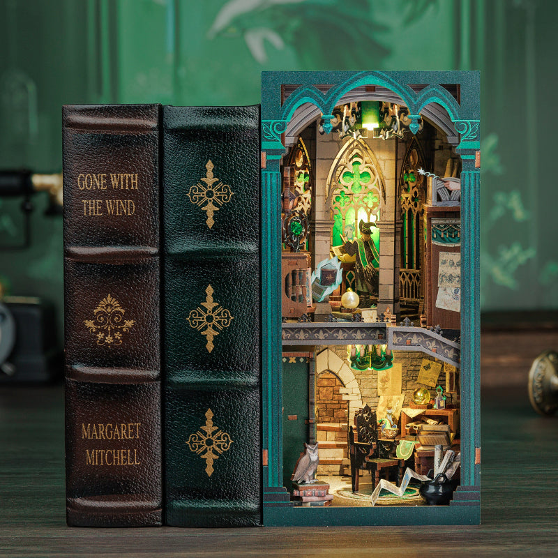 Cutebee Book Nook Kit/Dark Common Room 